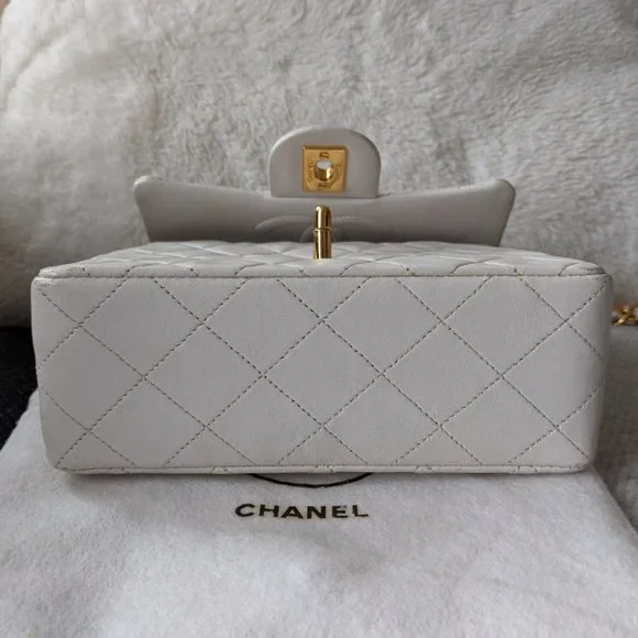 Chanel classic mini flap bag white and gold - Picture 7 of 12